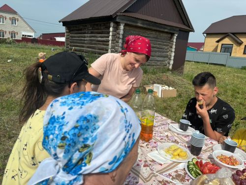 Балтач бистәсенең Михаил Девятаев урамының өске урман ягы күршеләре  Урам бәйрәме уздырды