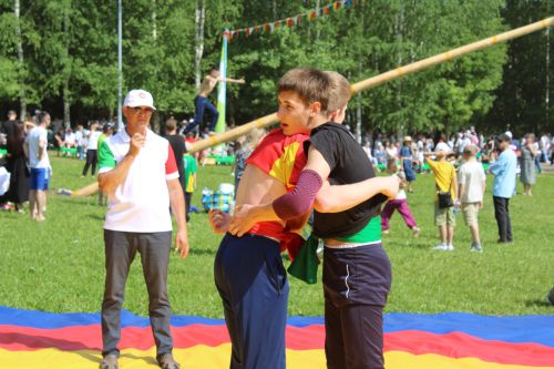 Аяз Хәйретдинов Батыр калды
