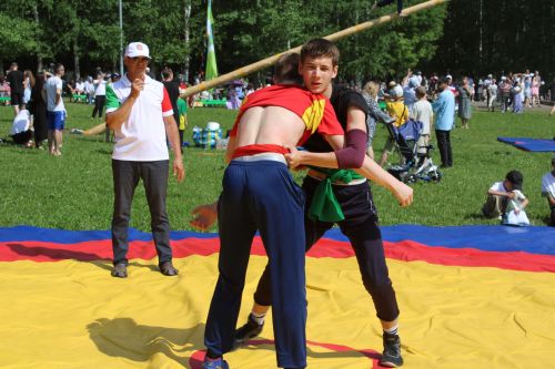 Аяз Хәйретдинов Батыр калды