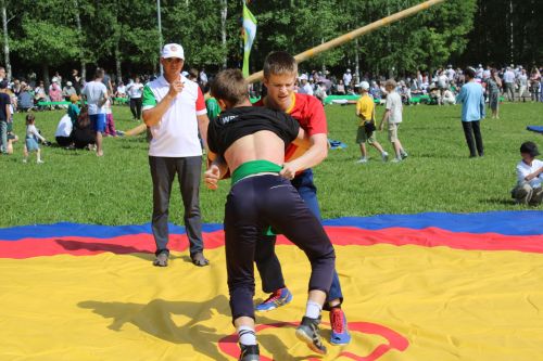 Аяз Хәйретдинов Батыр калды