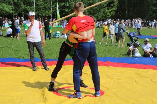 Аяз Хәйретдинов Батыр калды