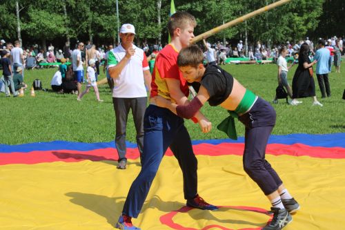 Аяз Хәйретдинов Батыр калды