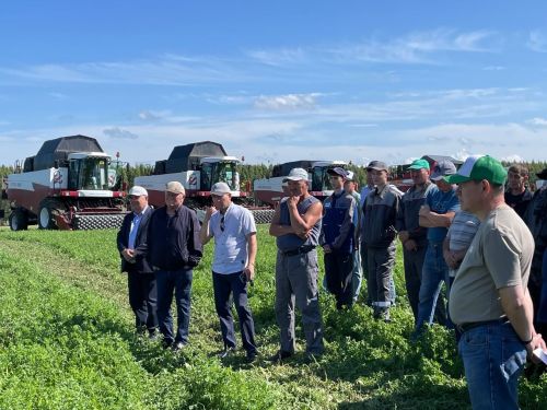 Балтачта комбайннар парады башланды