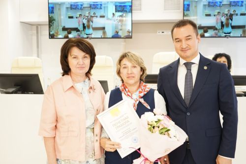Альбина Вәлишина Россия Федерациясенең Хезмәт һәм социаль яклау министрлыгының Мактау таныклыгы белән бүләкләнде