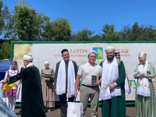 Бөрбашта мөселман балалар Сабан туе узды