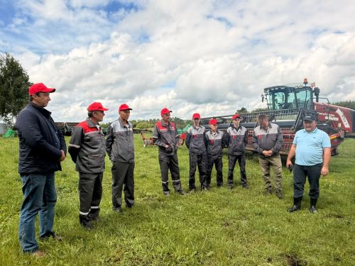 Балтачта комбайннар парады дәвам итә