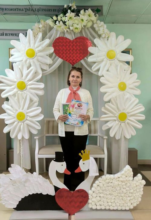 «Семейное чтение — к мудрости движение» бәйгесе җиңүчесен котлыйбыз