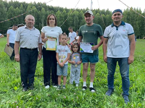 «Гаилә, мәхәббәт һәм тугрылык» көне уңаеннан «Минем гаилә - минем ныгытмам» дигән бәйге узды