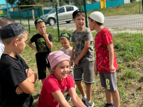 Чапшарда мәчет лагерена йөрүче балаларга бәйрәм оештырганнар