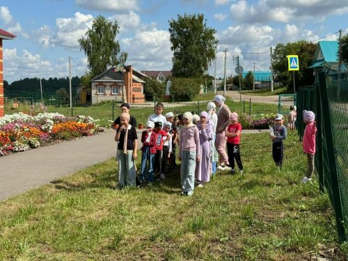 Чапшарда мәчет лагерена йөрүче балаларга бәйрәм оештырганнар