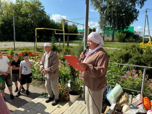 Чапшарда мәчет лагерена йөрүче балаларга бәйрәм оештырганнар