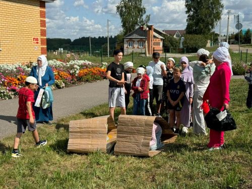 Чапшарда мәчет лагерена йөрүче балаларга бәйрәм оештырганнар