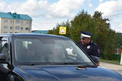 Машинада бала ничек йөрергә тиеш, яңа законны беләсеңме?