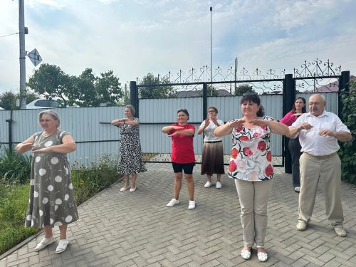 «Хезмәт» коллективы иртәне зарядкадан башлады