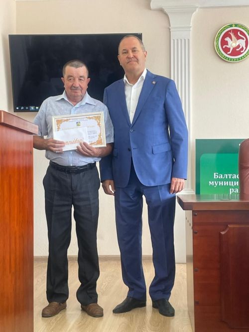 Балтачта төзүчеләрне бүләкләделәр