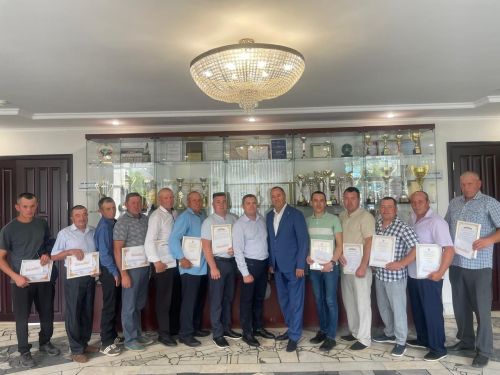 Балтачта төзүчеләрне бүләкләделәр