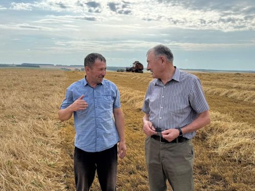 «Агрохимсервис»лылар Сәрдек авылында арпа суга