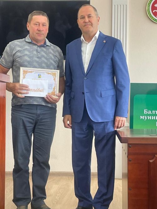 Балтачта төзүчеләрне бүләкләделәр