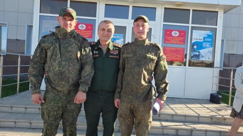 Балтач хәрби комиссары лачындай уллар үстергән әниләргә баш иеп рәхмәт белдерде