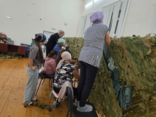 Чапшар авылы волонтерлары хәрби сеткалар үрү осталарына әверелеп беттеләр