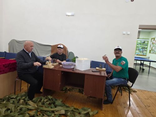 Чапшар авылы волонтерлары хәрби сеткалар үрү осталарына әверелеп беттеләр