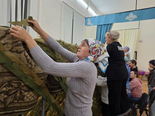 Чапшар авылы волонтерлары хәрби сеткалар үрү осталарына әверелеп беттеләр