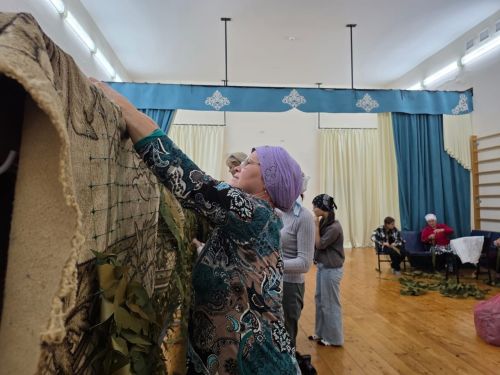 Чапшар авылы волонтерлары хәрби сеткалар үрү осталарына әверелеп беттеләр