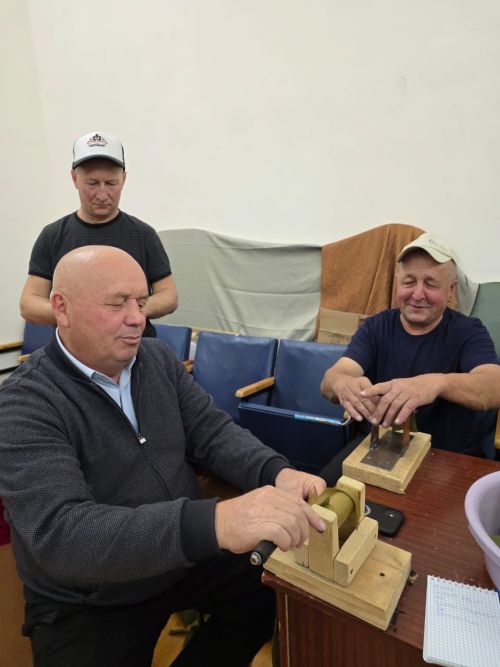 Чапшар авылы волонтерлары хәрби сеткалар үрү осталарына әверелеп беттеләр