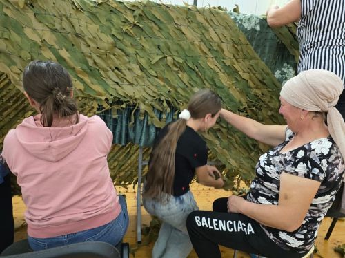 Чапшар авылы волонтерлары хәрби сеткалар үрү осталарына әверелеп беттеләр