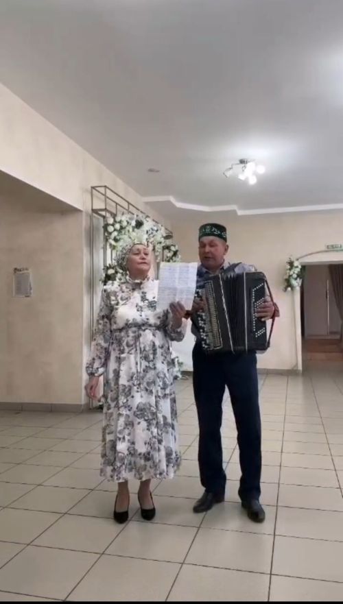 Комзавод авылы җырының премьерасы кайда булган?