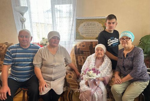 Зәкия Харис кызы Зарипова үзенең 95 яшьлек олуг гомер бәйрәмен каршы алды