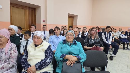 Балтач гимназиясендә махсус хәрби операциядәгеләрнең якыннары  өчен, ил өчен батырларча һәлак булган егетләр хөрмәтенә концерт куйдылар