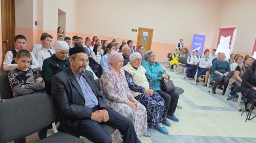 Балтач гимназиясендә махсус хәрби операциядәгеләрнең якыннары  өчен, ил өчен батырларча һәлак булган егетләр хөрмәтенә концерт куйдылар