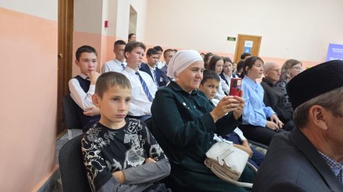 Балтач гимназиясендә махсус хәрби операциядәгеләрнең якыннары  өчен, ил өчен батырларча һәлак булган егетләр хөрмәтенә концерт куйдылар