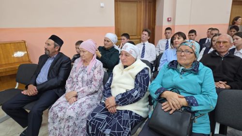 Балтач гимназиясендә махсус хәрби операциядәгеләрнең якыннары  өчен, ил өчен батырларча һәлак булган егетләр хөрмәтенә концерт куйдылар
