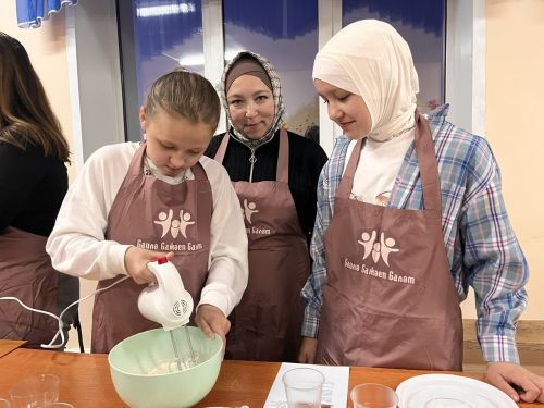 «Факел» клубында капкейклар әзерләү буенча чираттагы мавыктыргыч мастер-класс узды