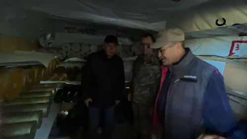 Район җитәкчелеге егетләребез янына барып җитте