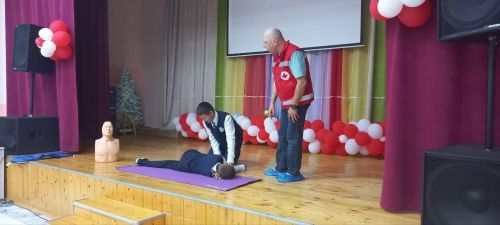 Балтач укучылары беренче ярдәм күрсәтү серләренә өйрәнде