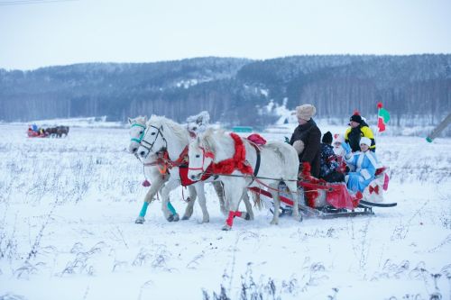 Ат елында бәрәкәтле яшик!
