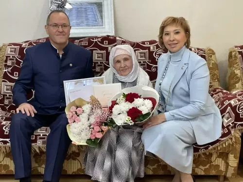 Рәйсә Гәрәева 100 яшьтә дә матур сөйләме, акыл камиллеге, зәвыклыгы белән шаккатырды