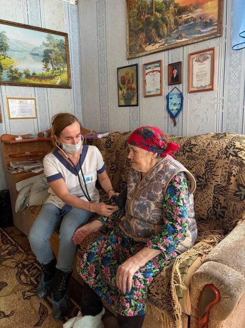 Выездные медицинские консультации повышают доступность качественной помощи для жителей отдалённых районов