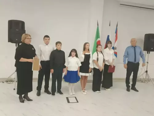 Балтач гимназиясе патриотлары Казан шәһәренең хәрби госпиталенә бардылар