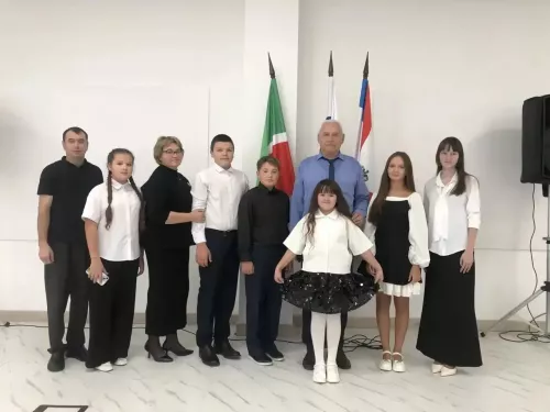 Балтач гимназиясе патриотлары Казан шәһәренең хәрби госпиталенә бардылар