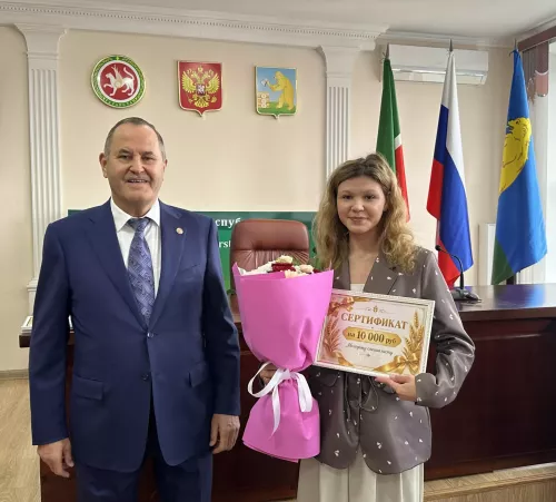 Балтач районы башлыгы авыл хуҗалыгы җәмгыятьләрендә эшли башлаган яшь белгечләр белән очрашты