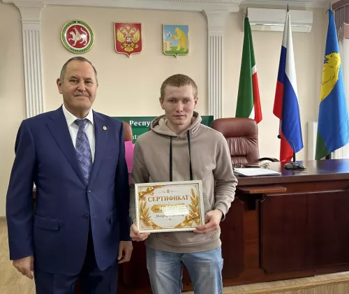 Балтач районы башлыгы авыл хуҗалыгы җәмгыятьләрендә эшли башлаган яшь белгечләр белән очрашты