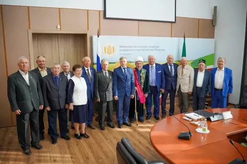 Җәлил Фазлыев «ТР агросәнәгать комплексы мактаулы ветераны» күкрәк билгесе белән бүләкләнде