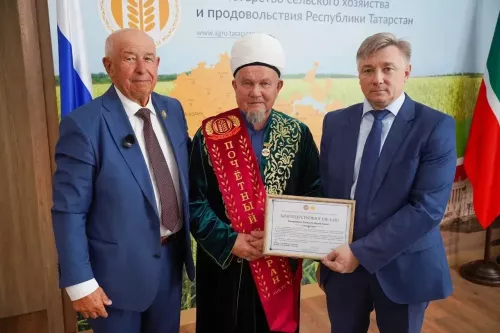 Җәлил Фазлыев «ТР агросәнәгать комплексы мактаулы ветераны» күкрәк билгесе белән бүләкләнде