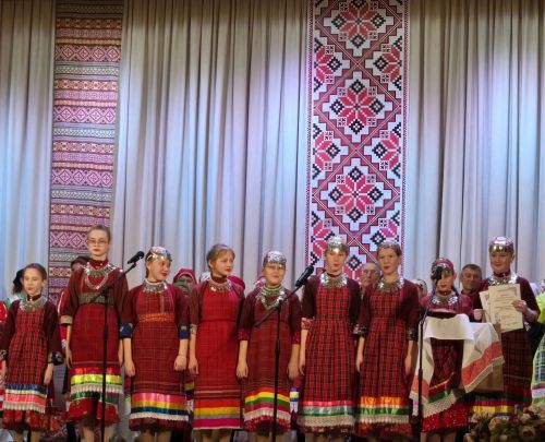 «Ойдолэ шошма удмуртъёслэсь кырӟанзэс кырӟалом!»