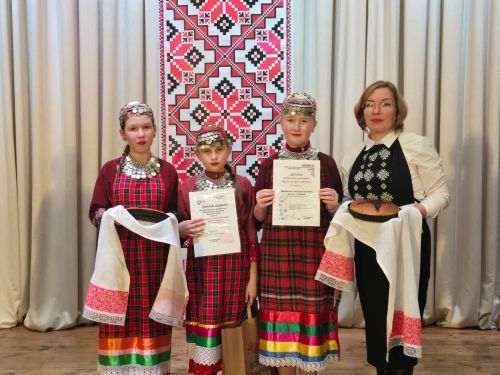 «Ойдолэ шошма удмуртъёслэсь кырӟанзэс кырӟалом!»