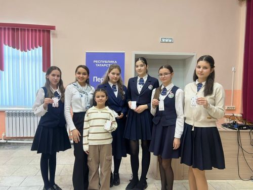 Динә Зарипова үзе белем алган Балтач гимназиясендә очрашуда катнашты